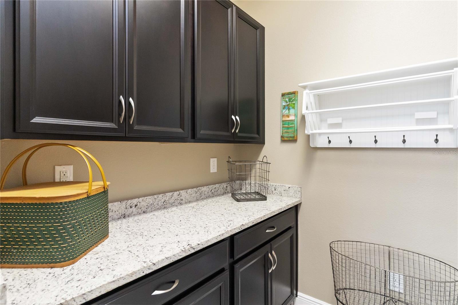 Image 30 of 57 For 2463 Datura Loop