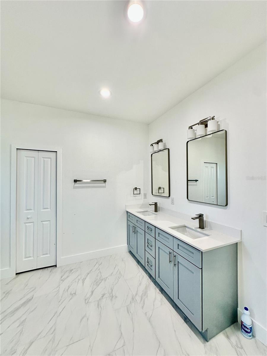 Image 12 of 14 For 3159 Lowry Boulevard Se