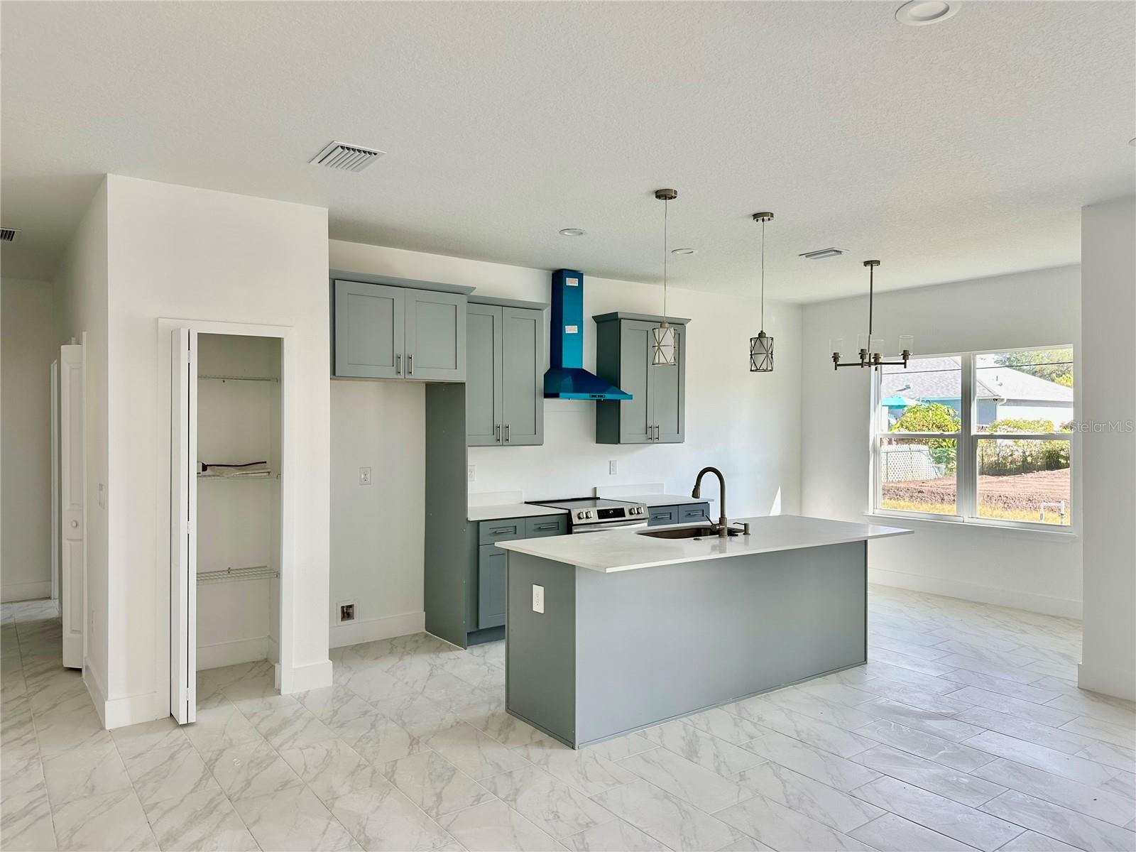 Image 6 of 14 For 3159 Lowry Boulevard Se