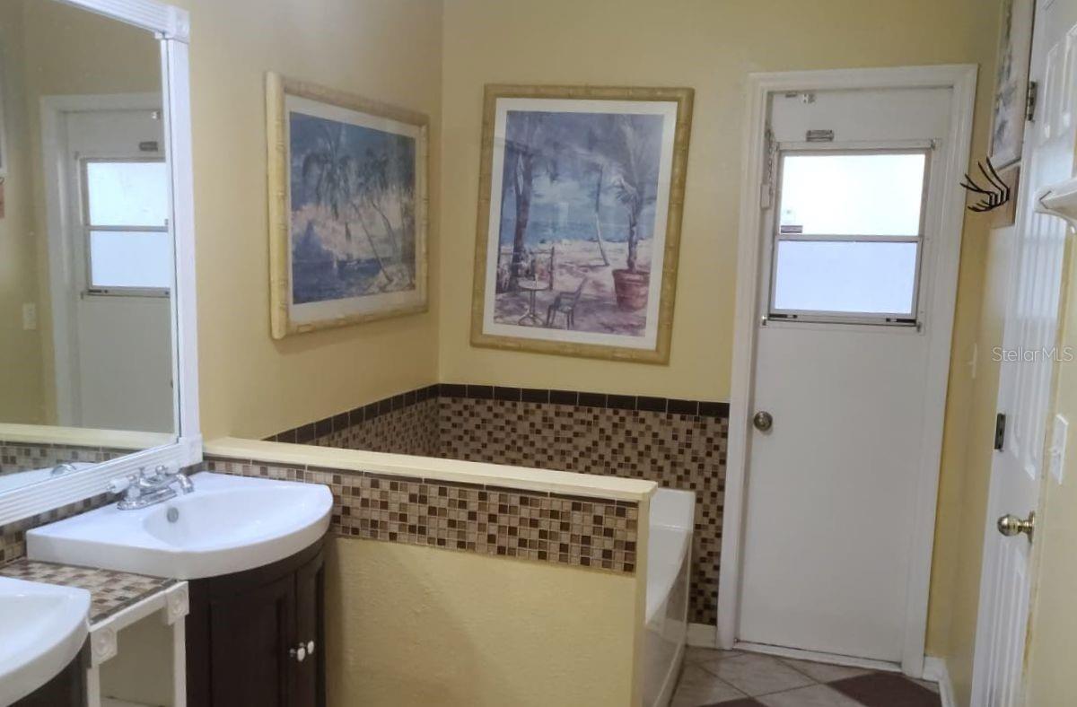 Image 11 of 13 For 326 Hanging Moss Road