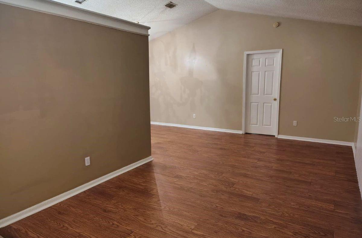 Image 2 of 13 For 326 Hanging Moss Road