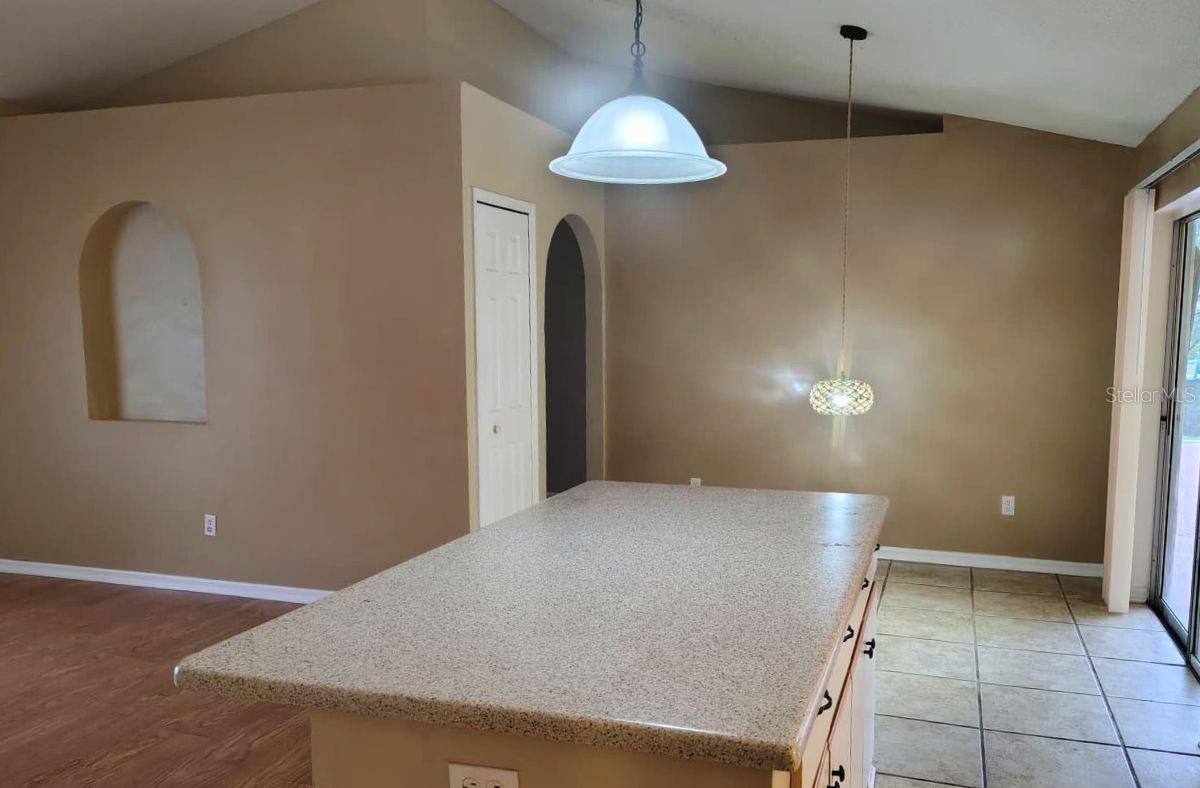 Image 5 of 13 For 326 Hanging Moss Road