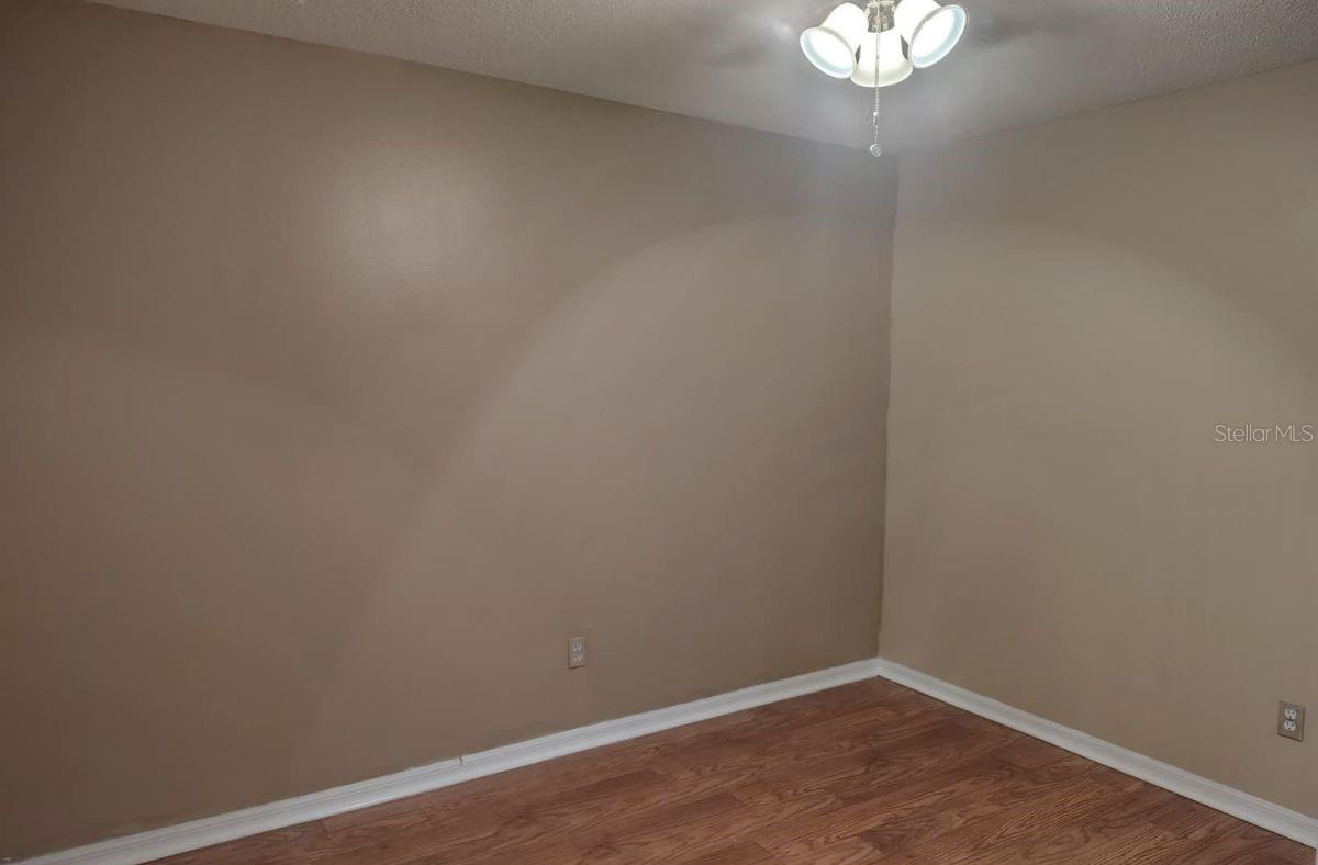 Image 8 of 13 For 326 Hanging Moss Road