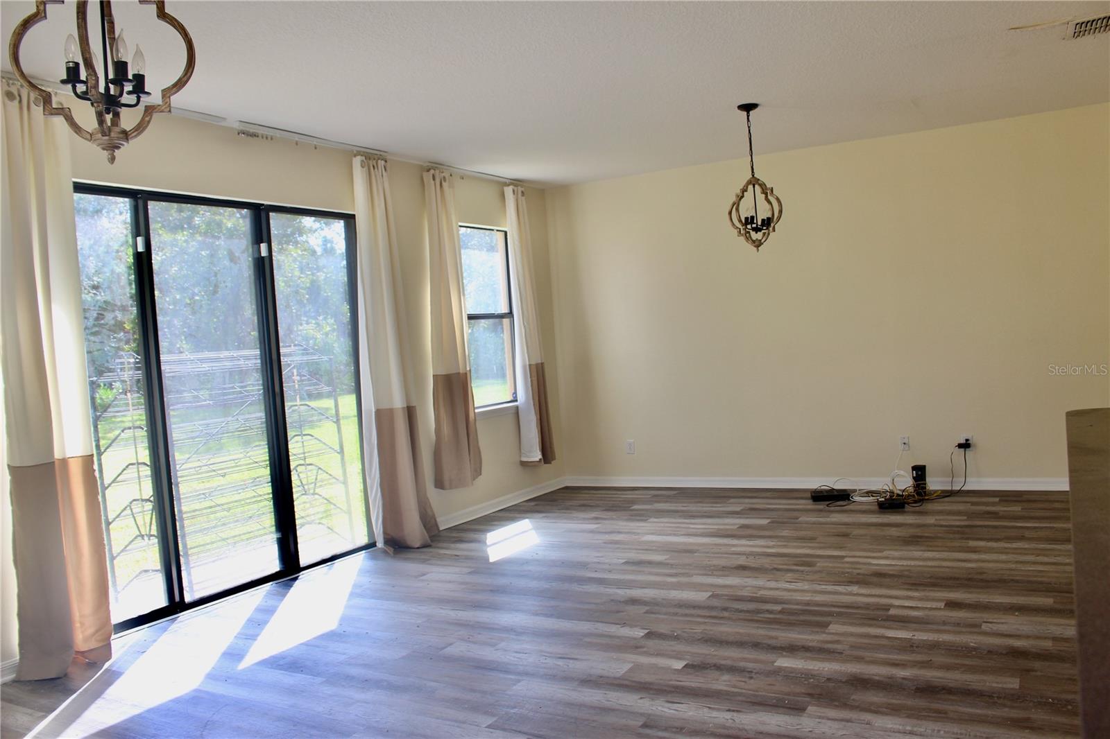 Image 3 of 27 For 1352 Coriander Drive