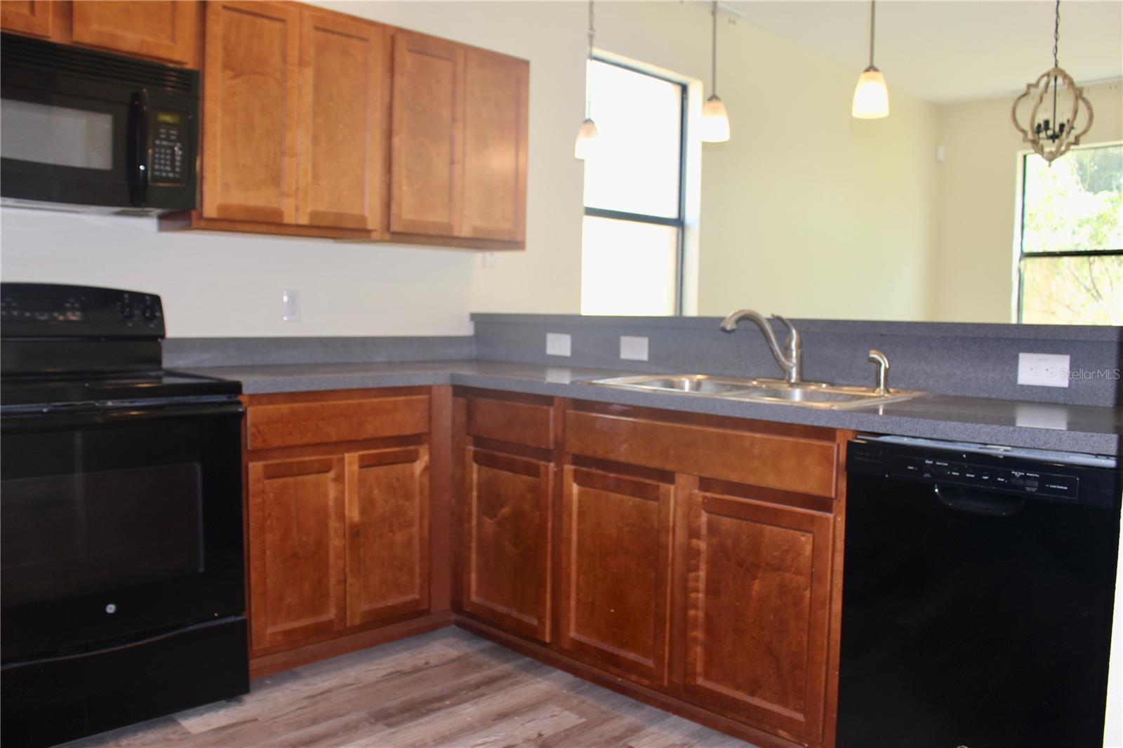 Image 4 of 27 For 1352 Coriander Drive