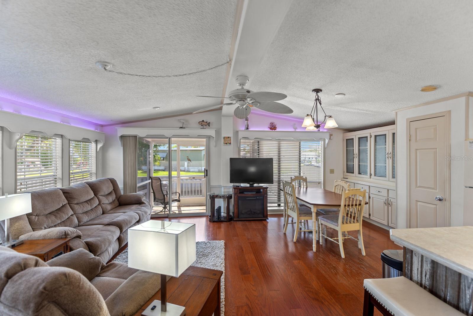 Image 20 of 28 For 9000 U.s. Highway 192  444