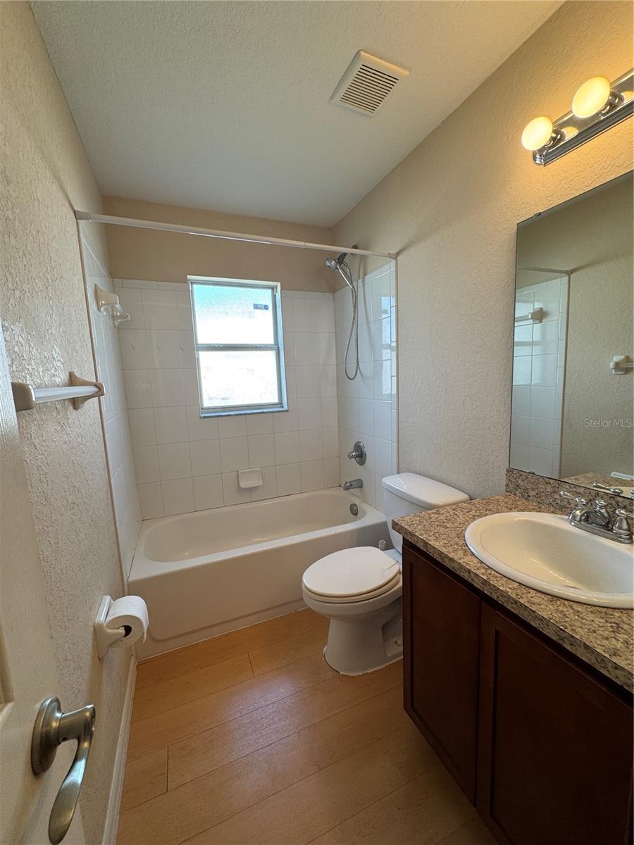 Image 14 of 28 For 4562 Turner Oaks Drive