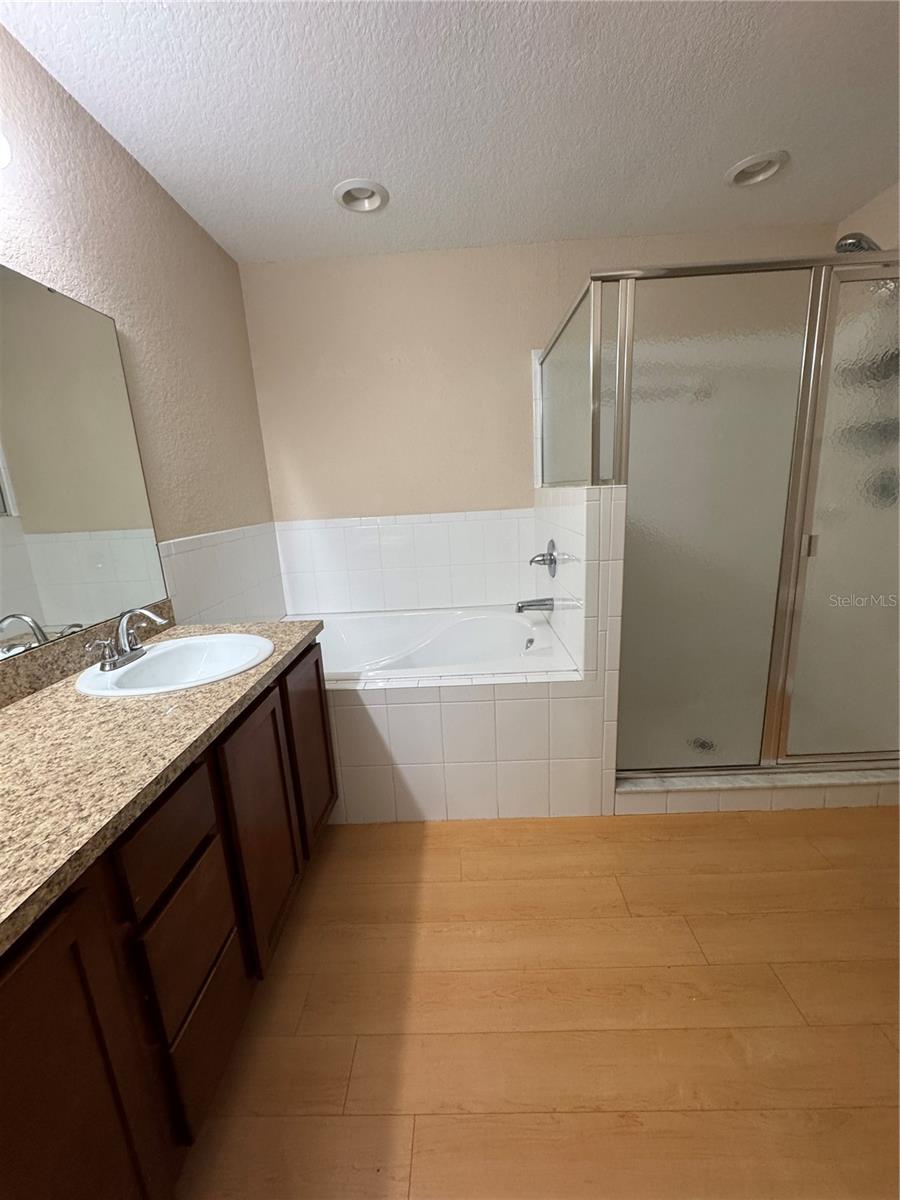 Image 19 of 28 For 4562 Turner Oaks Drive