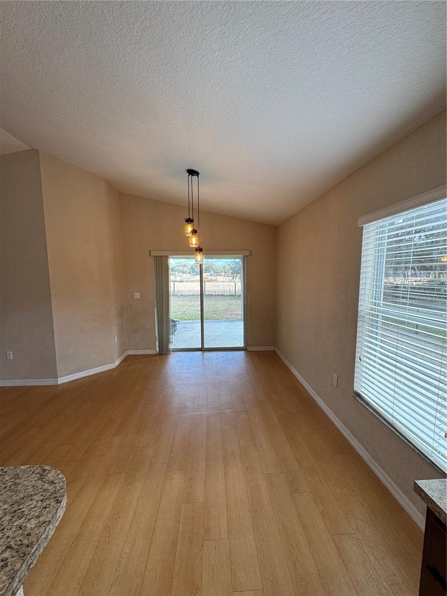 Image 7 of 28 For 4562 Turner Oaks Drive