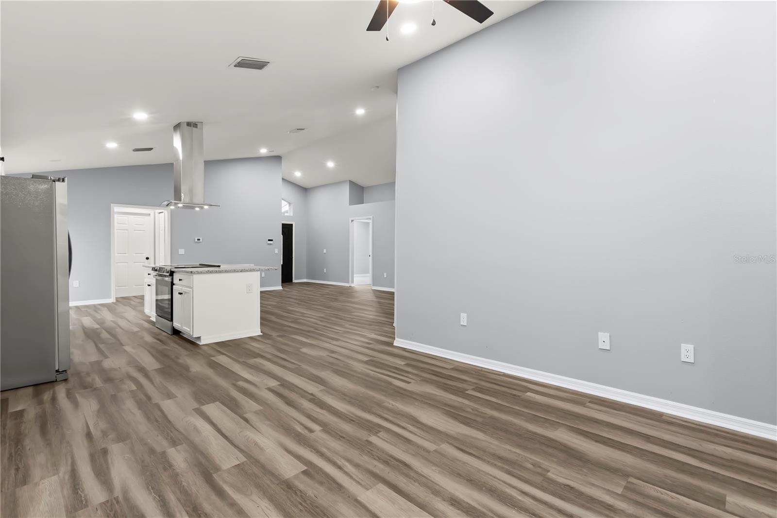 Image 6 of 30 For 460 Martigues Drive