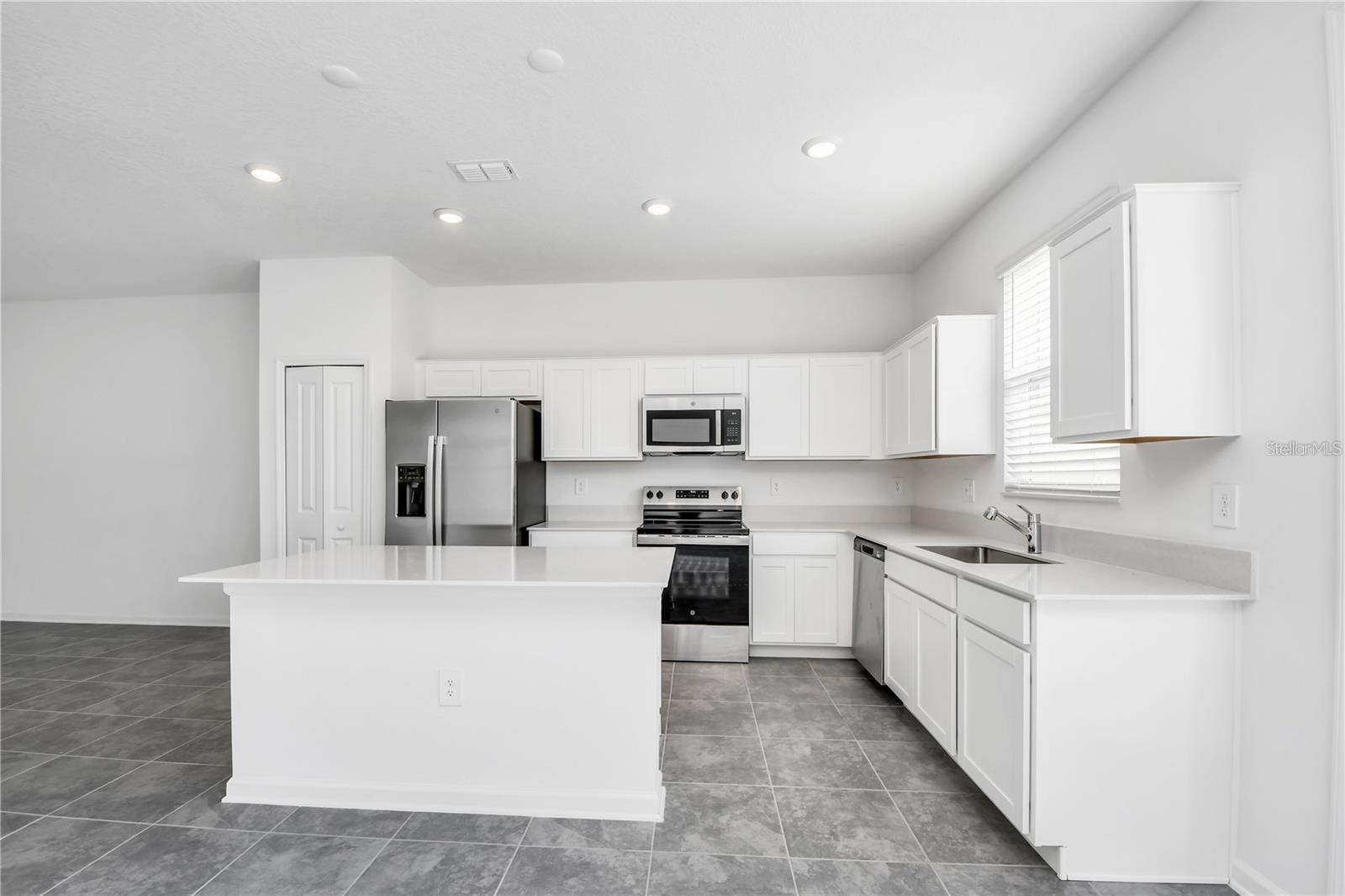 Image 3 of 19 For 121 Bogey Drive