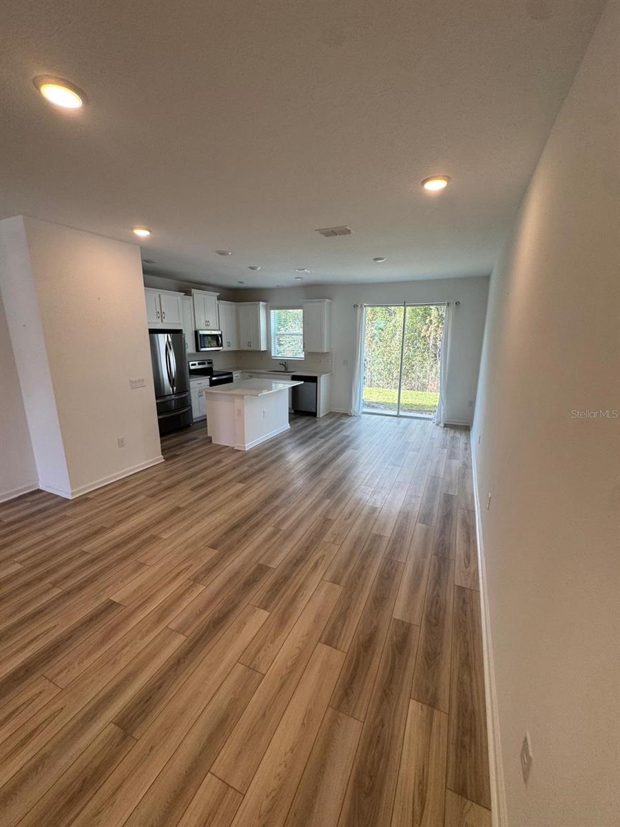 Image 3 of 9 For 950 Spring Palms Loop