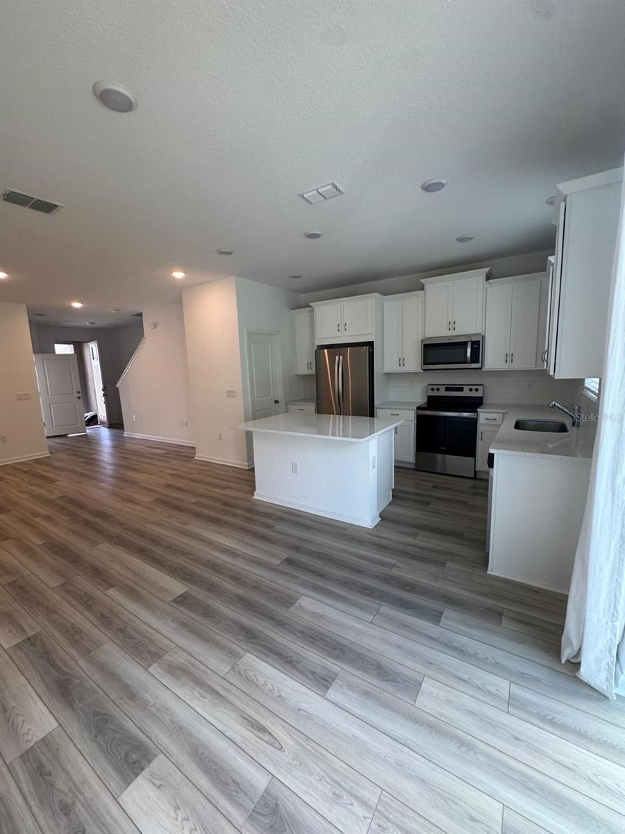 Image 4 of 9 For 950 Spring Palms Loop