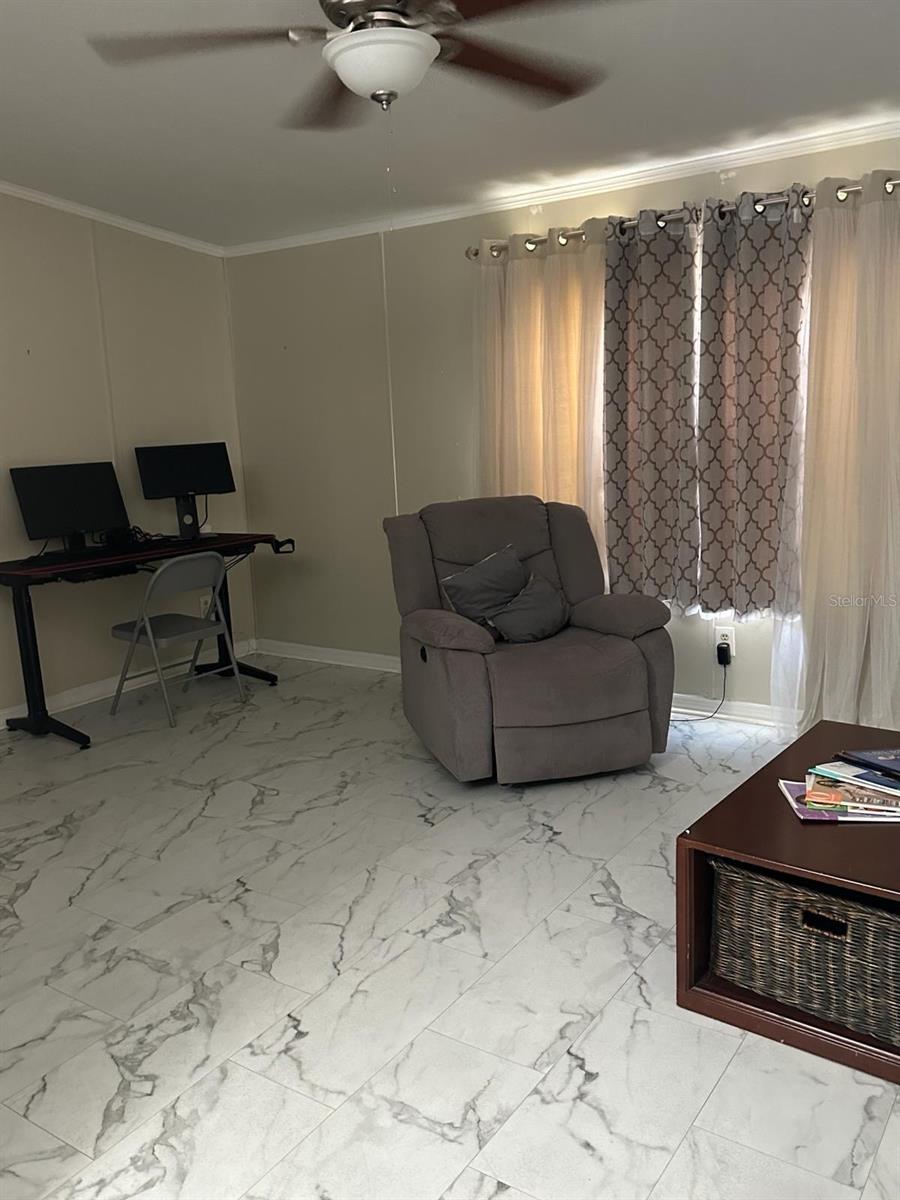 Image 12 of 15 For 507 Lazy Lake Drive W