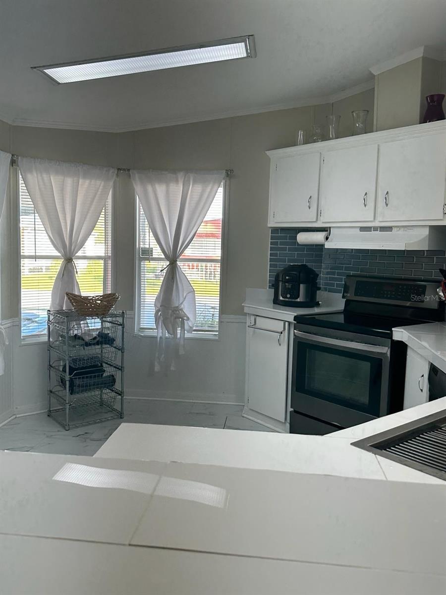 Image 13 of 15 For 507 Lazy Lake Drive W