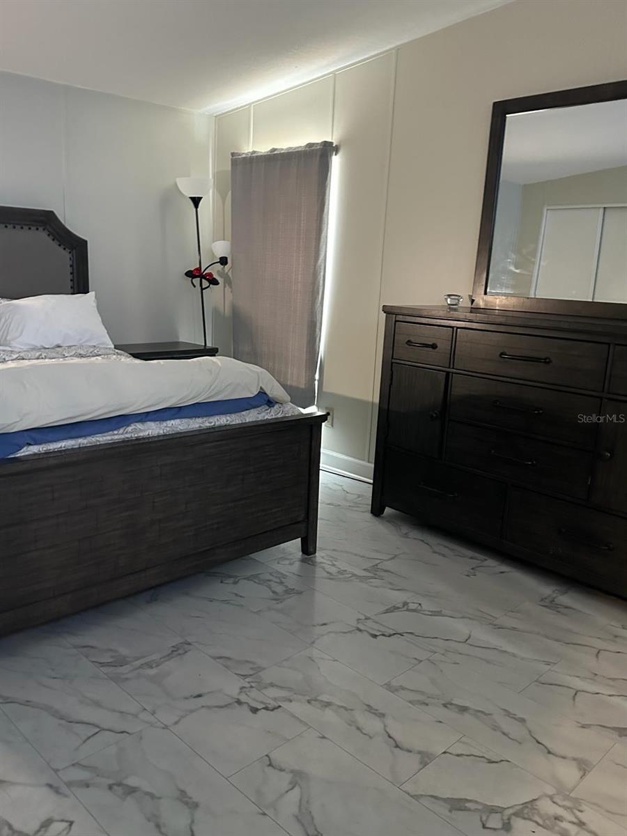 Image 7 of 15 For 507 Lazy Lake Drive W