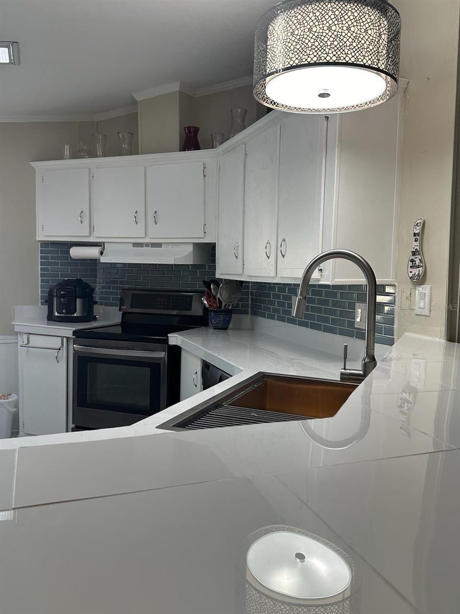 Image 8 of 15 For 507 Lazy Lake Drive W