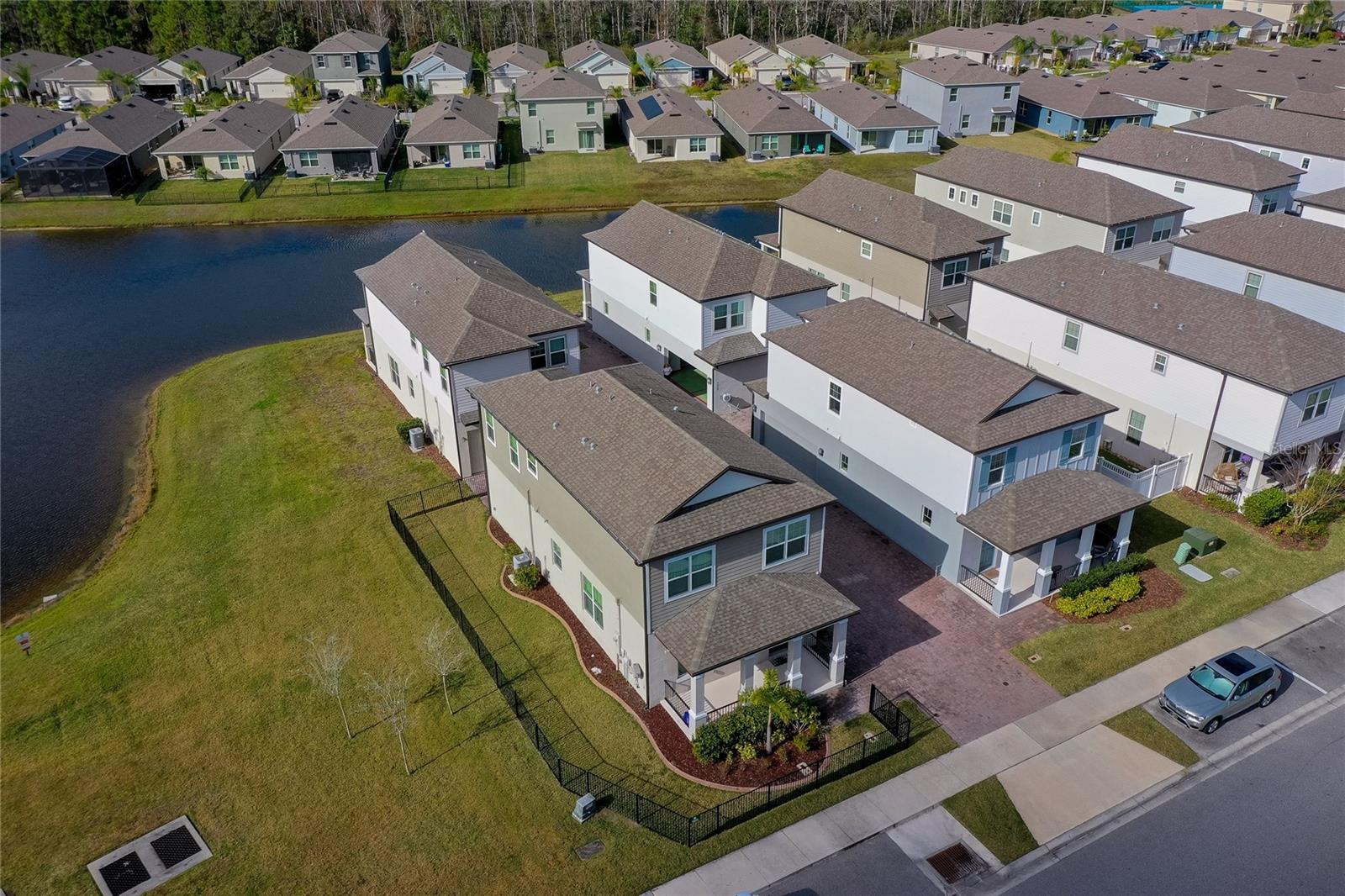 Image 46 of 81 For 2912 Meleto Boulevard