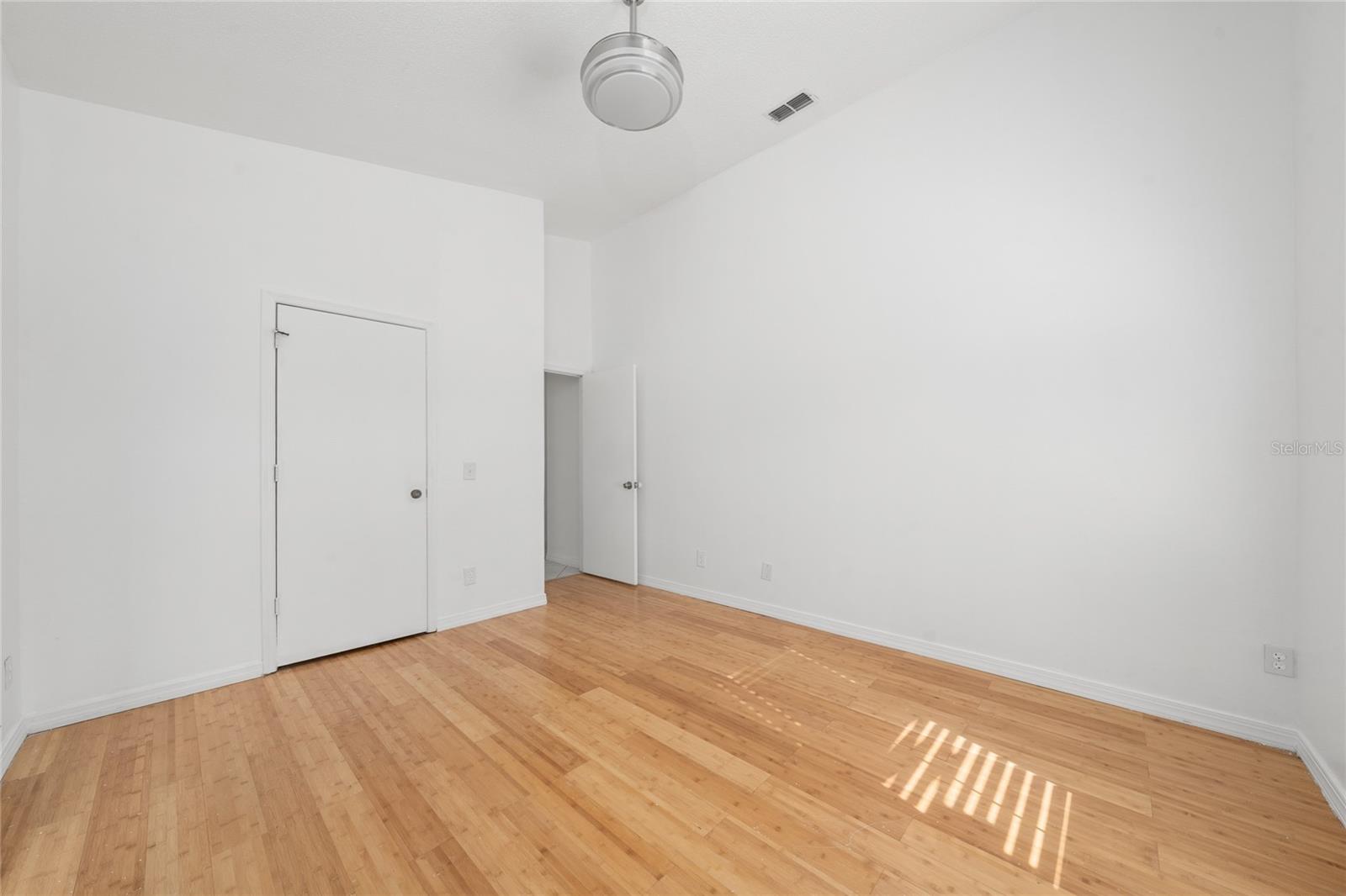 Image 16 of 22 For 2044 Donegan Place