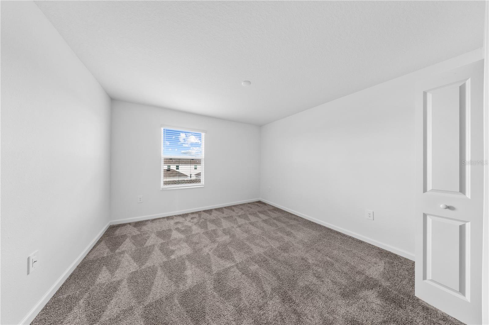 Image 32 of 53 For 15633 Water Spring Boulevard