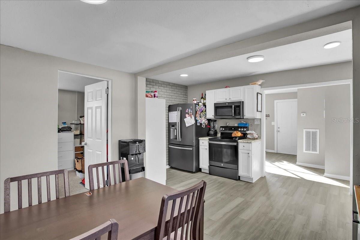 Image 20 of 40 For 4017 Watson Road