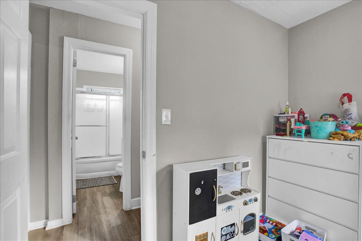 Image 31 of 40 For 4017 Watson Road