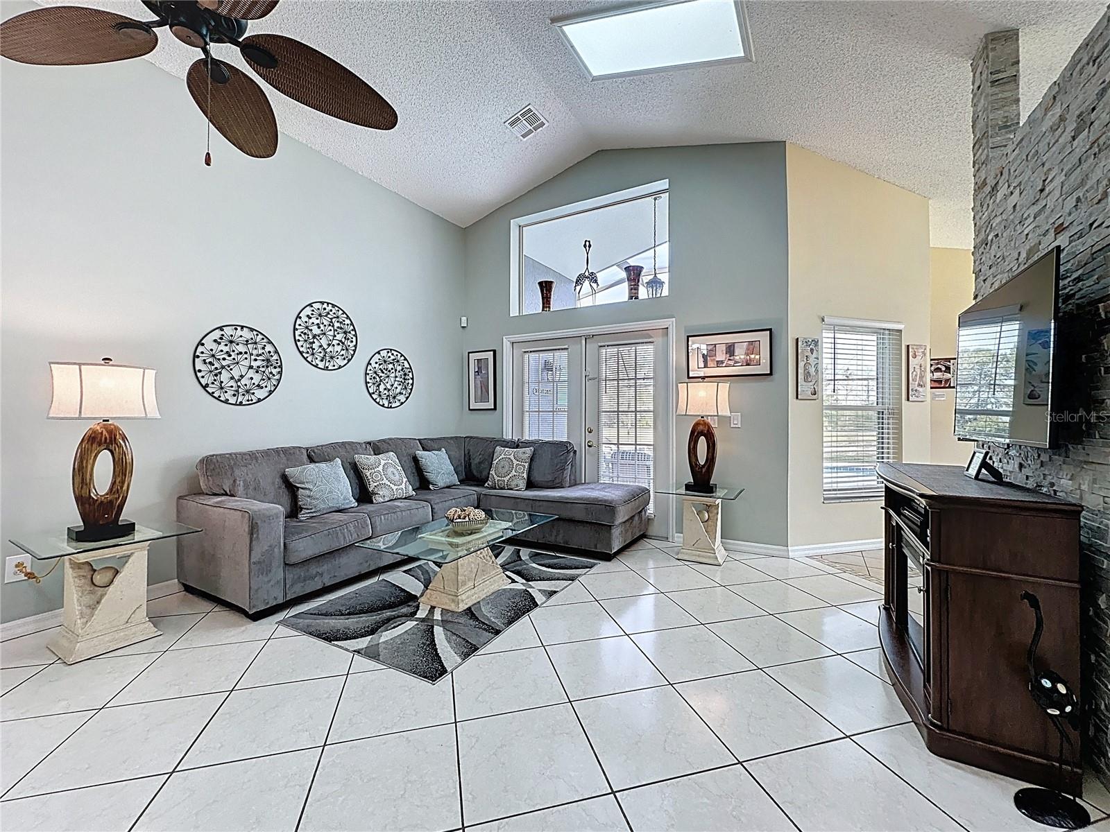 Image 14 of 70 For 2541 Oneida Loop