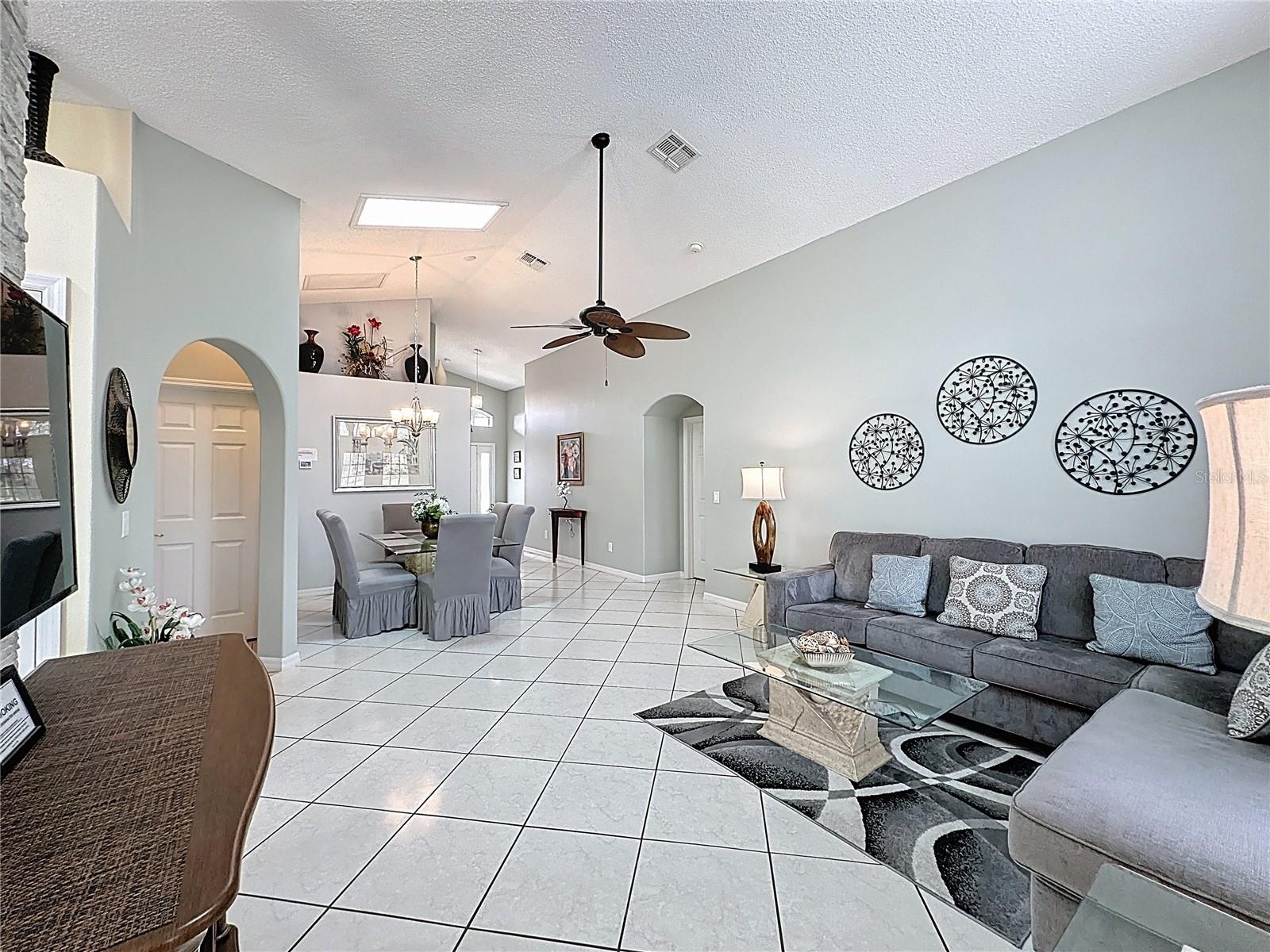 Image 15 of 70 For 2541 Oneida Loop