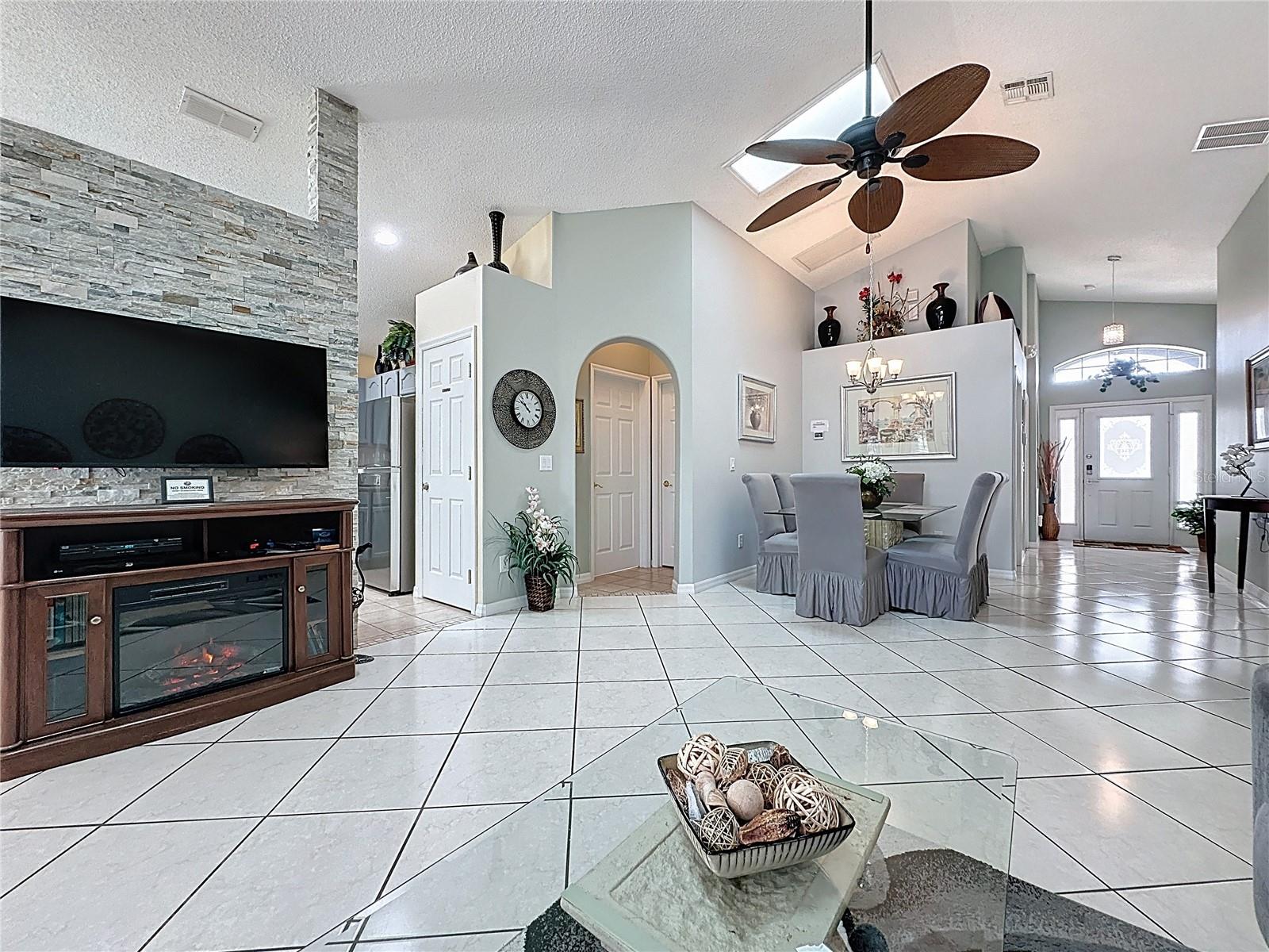 Image 16 of 70 For 2541 Oneida Loop