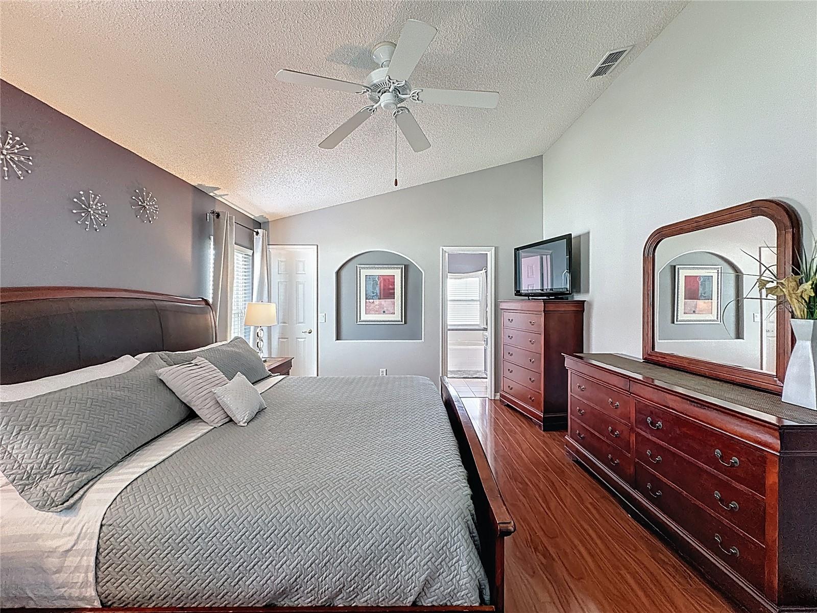 Image 42 of 70 For 2541 Oneida Loop