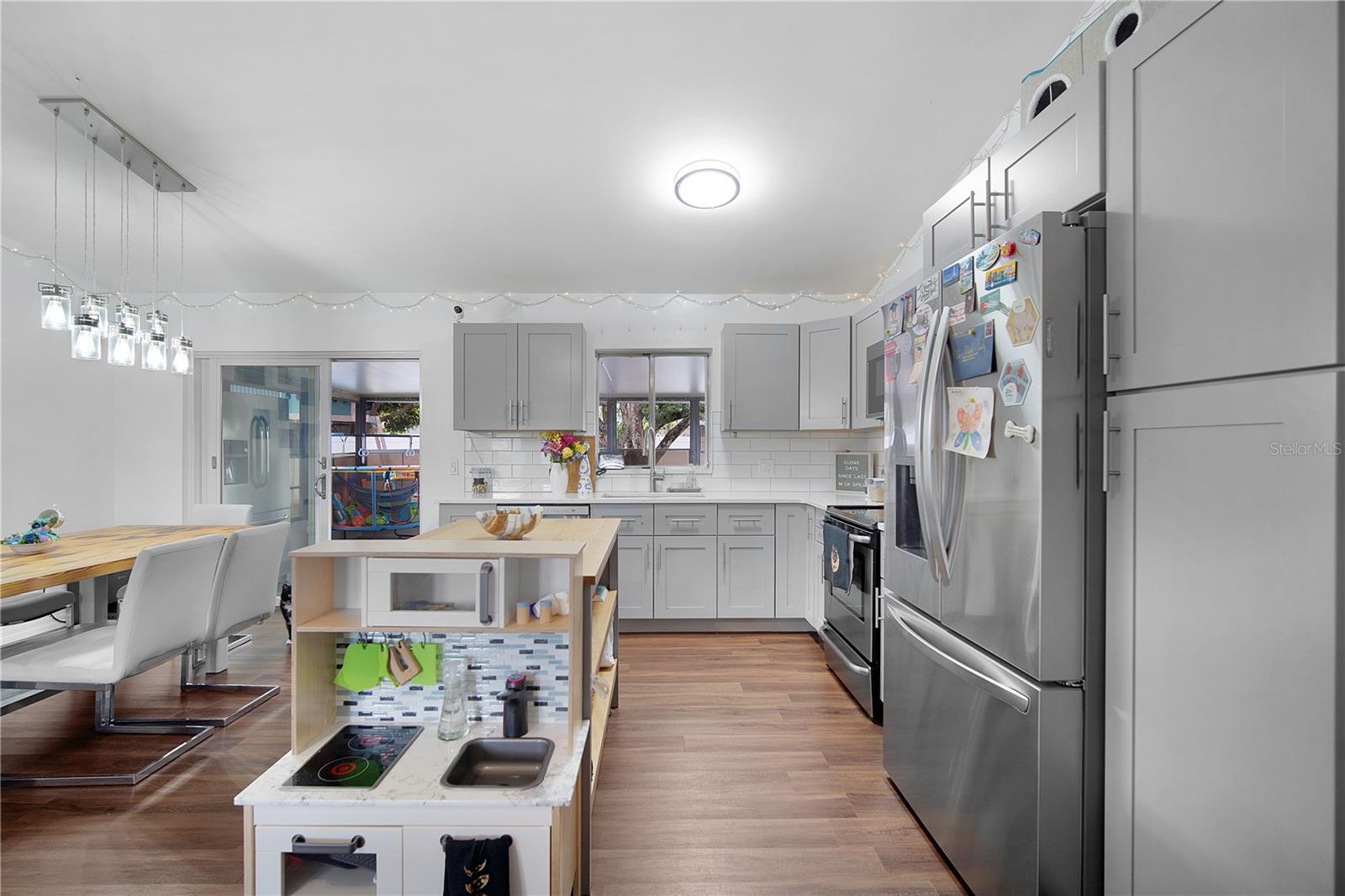 Image 5 of 30 For 2324 Woodleaf Court