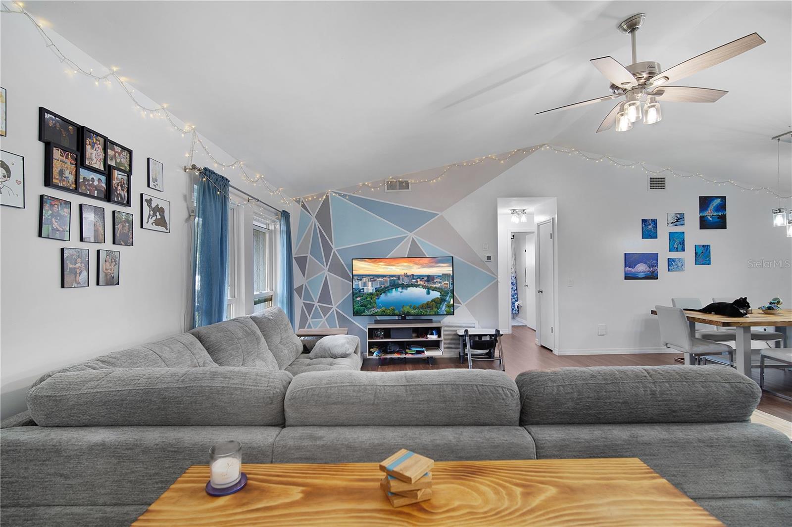 Image 6 of 30 For 2324 Woodleaf Court