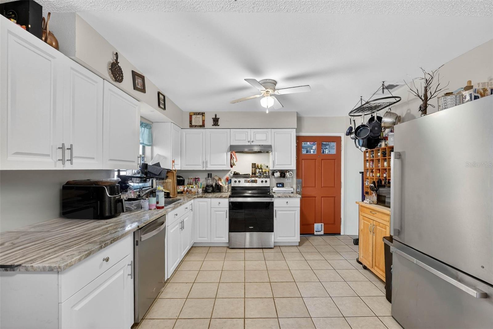 Image 16 of 61 For 2613 Fowler Avenue