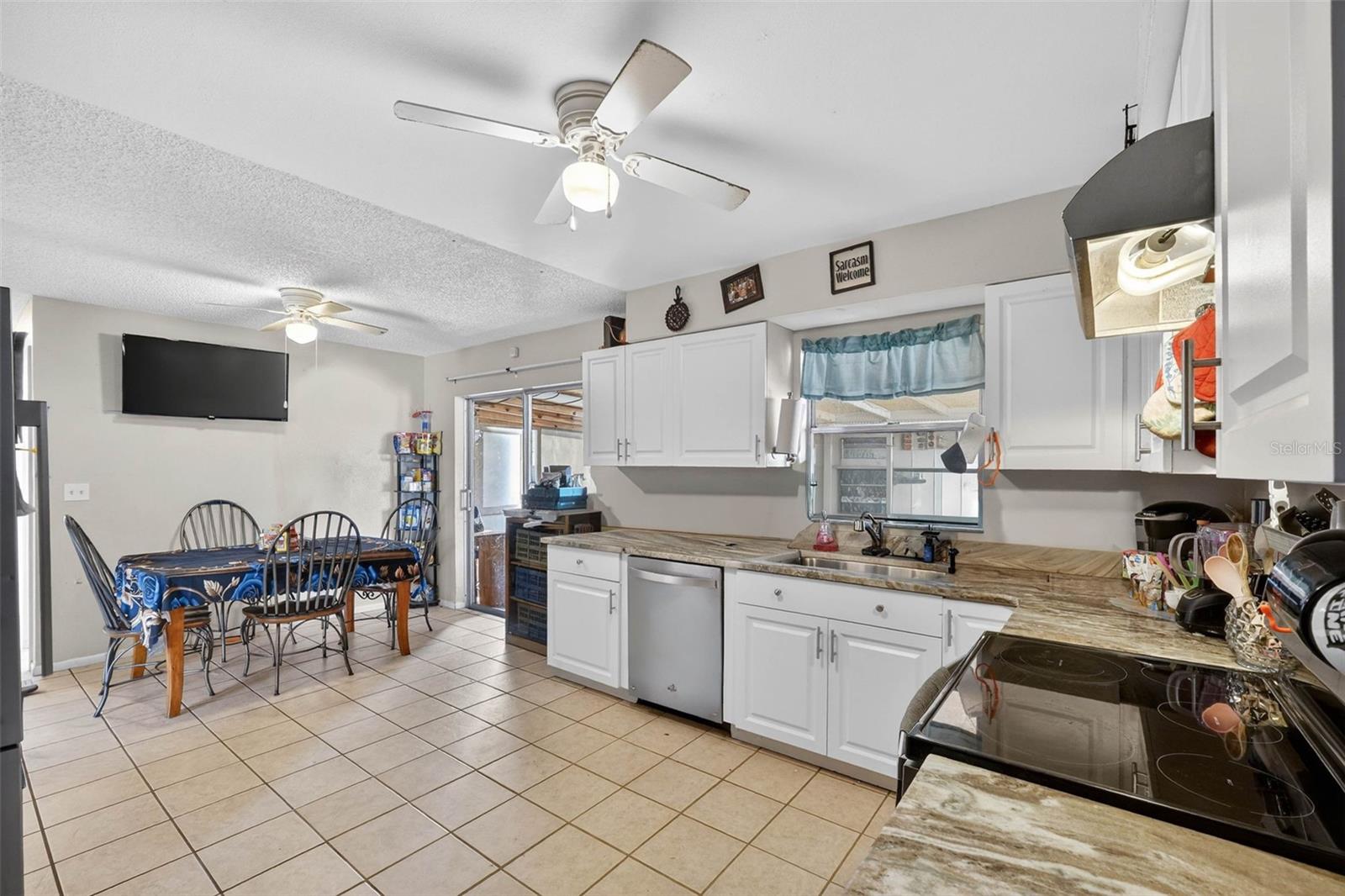 Image 20 of 61 For 2613 Fowler Avenue