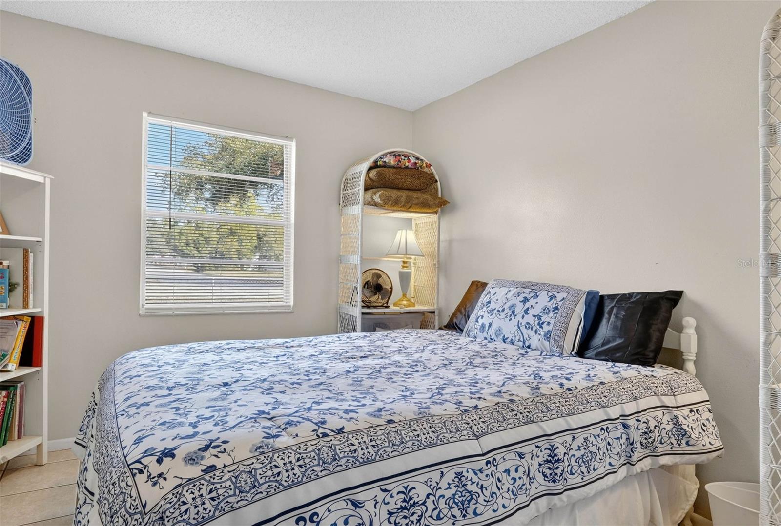 Image 29 of 61 For 2613 Fowler Avenue