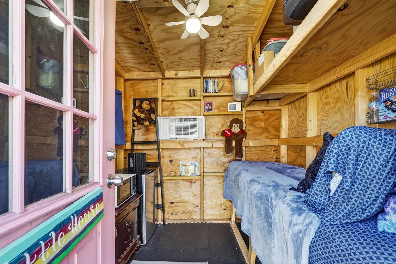 Image 47 of 61 For 2613 Fowler Avenue