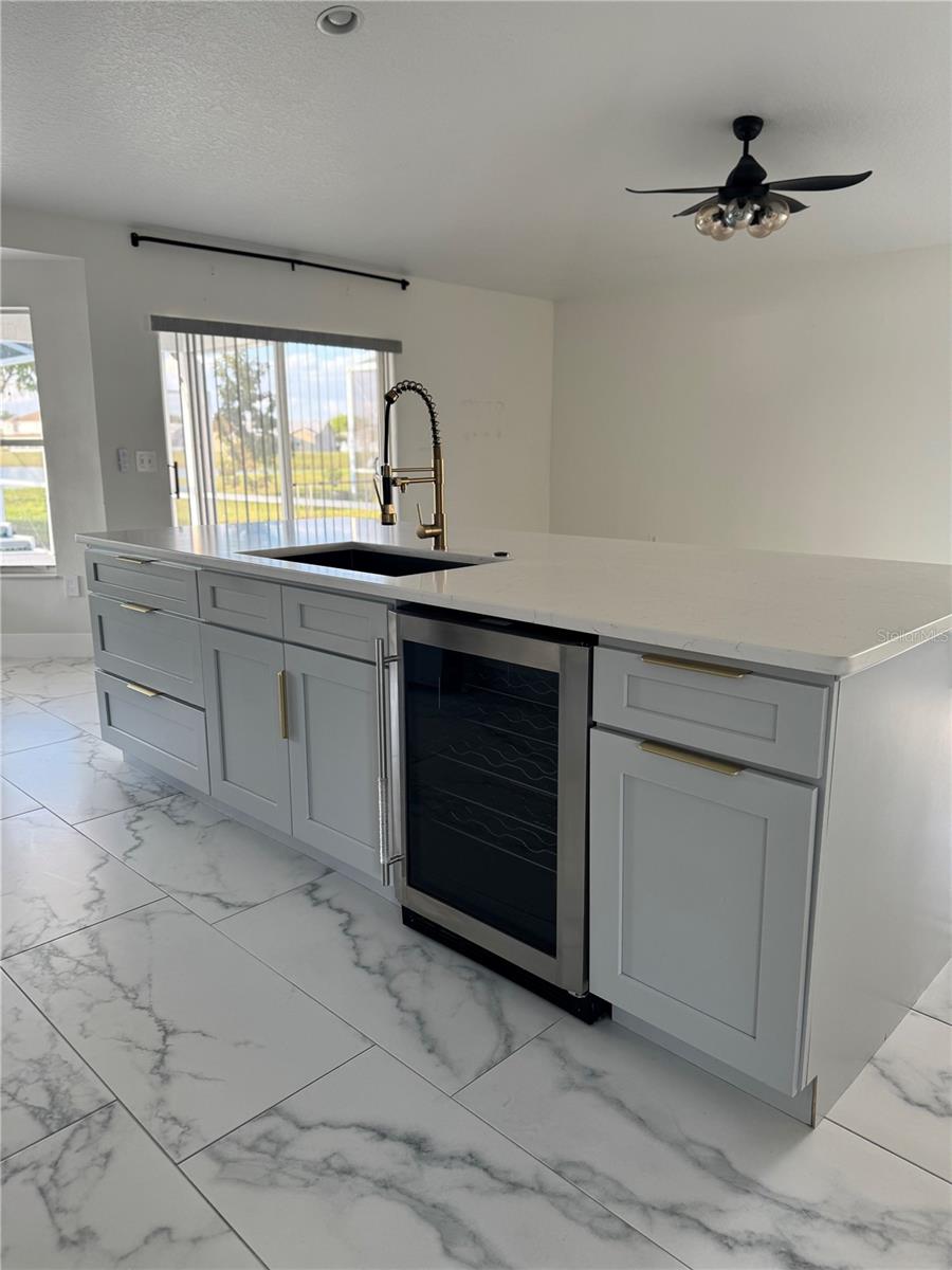 Image 18 of 43 For 2652 Hawthorne Lane