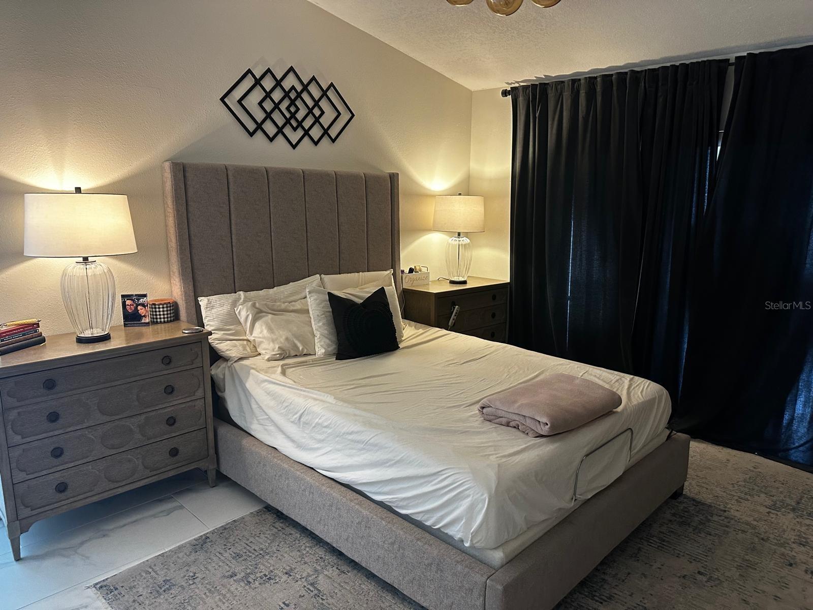 Image 19 of 43 For 2652 Hawthorne Lane