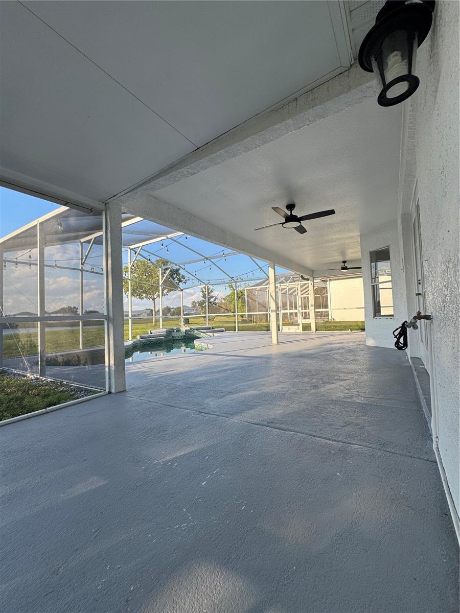 Image 35 of 43 For 2652 Hawthorne Lane