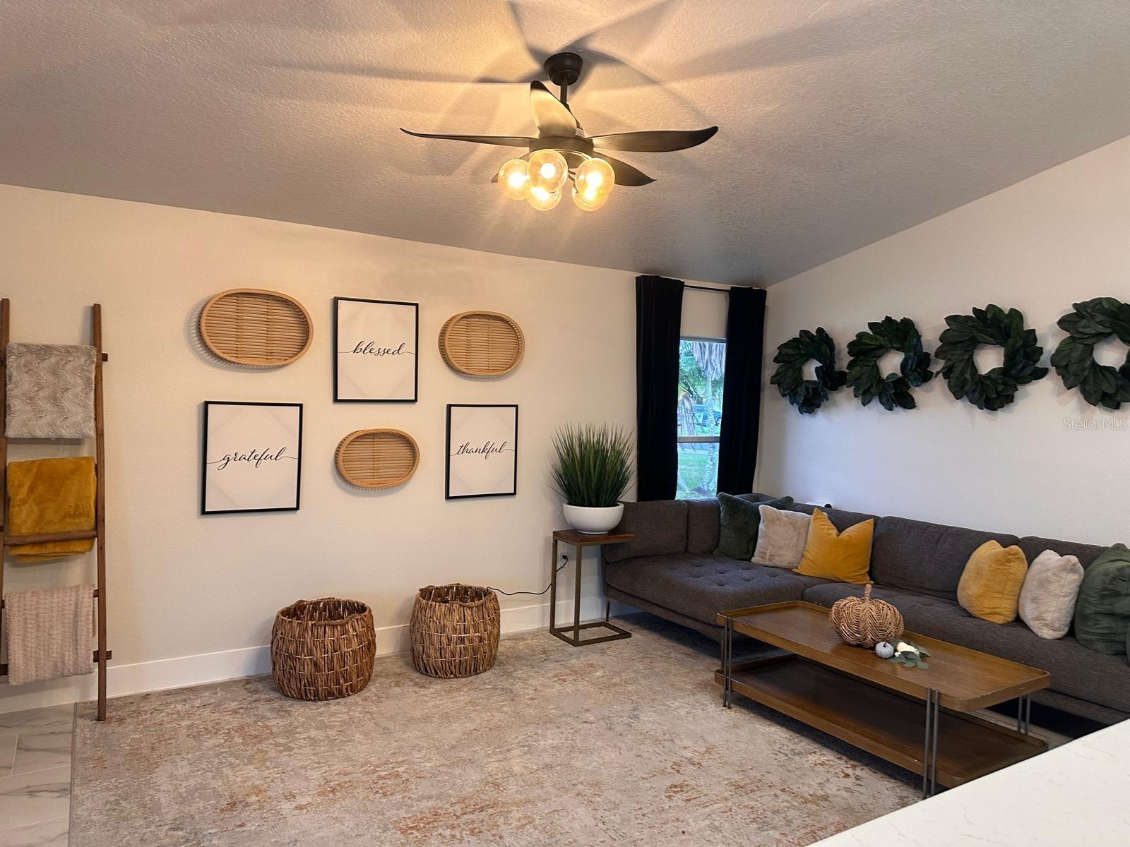 Image 5 of 43 For 2652 Hawthorne Lane