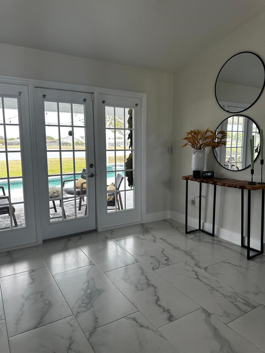 Image 6 of 43 For 2652 Hawthorne Lane