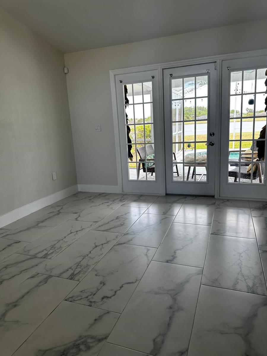 Image 7 of 43 For 2652 Hawthorne Lane