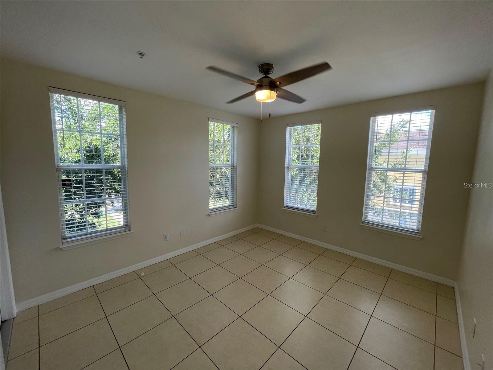 Image 17 of 45 For 1020 Siena Park Boulevard W 304