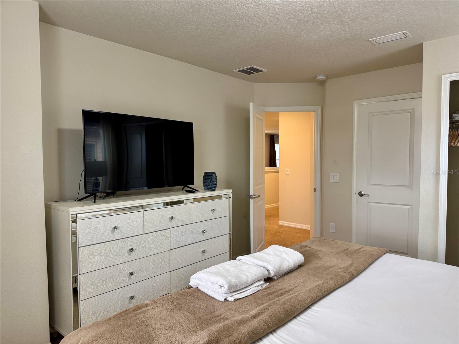 Image 32 of 39 For 5565 Misty Oak Circle