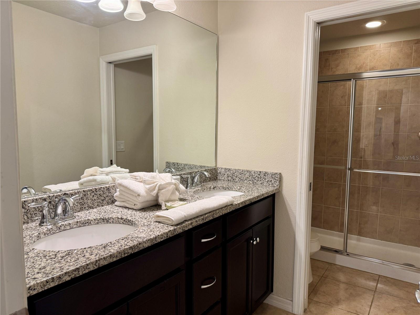 Image 33 of 39 For 5565 Misty Oak Circle