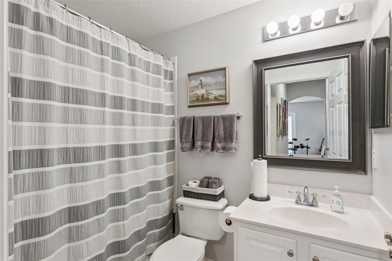 Image 18 of 42 For 4813 Quiet Oak Lane