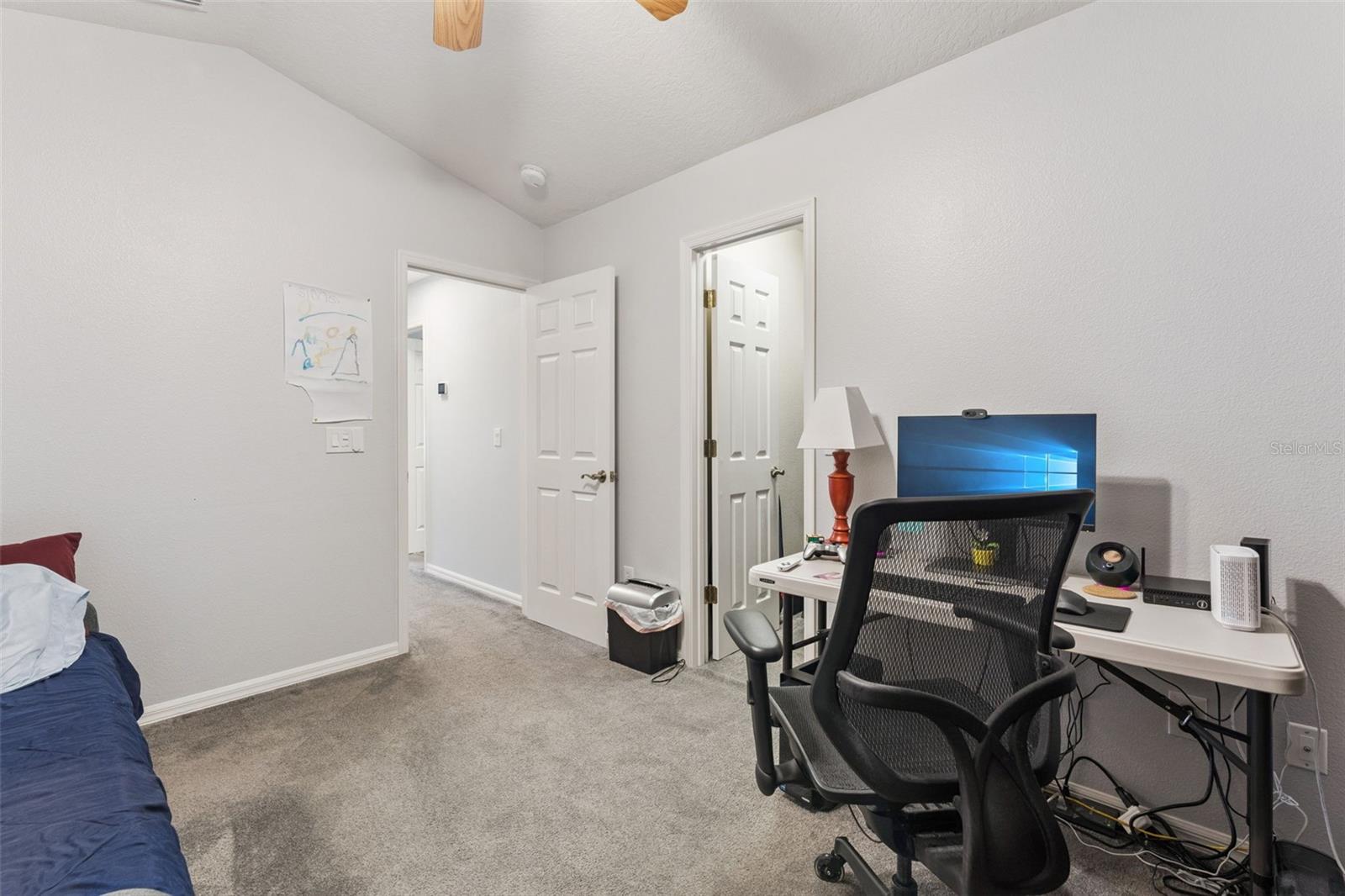 Image 22 of 42 For 4813 Quiet Oak Lane