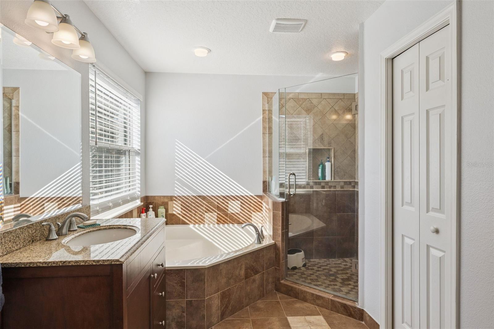 Image 31 of 42 For 4813 Quiet Oak Lane