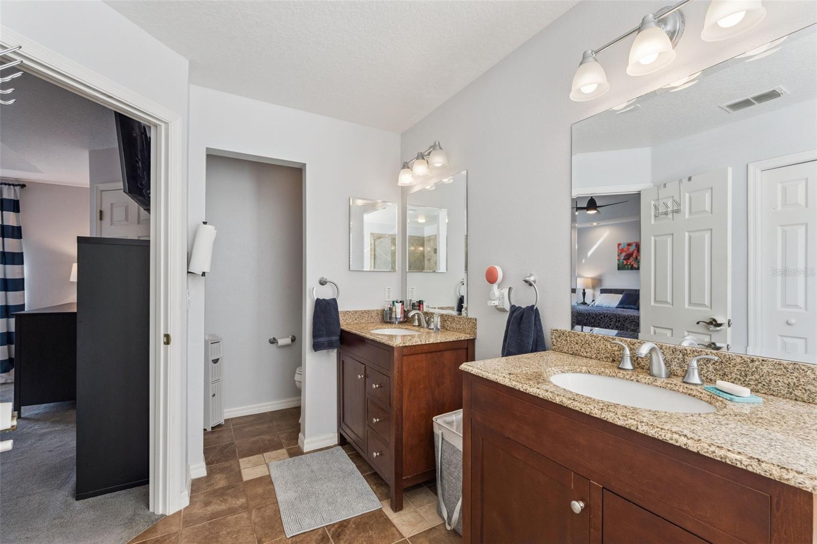 Image 32 of 42 For 4813 Quiet Oak Lane