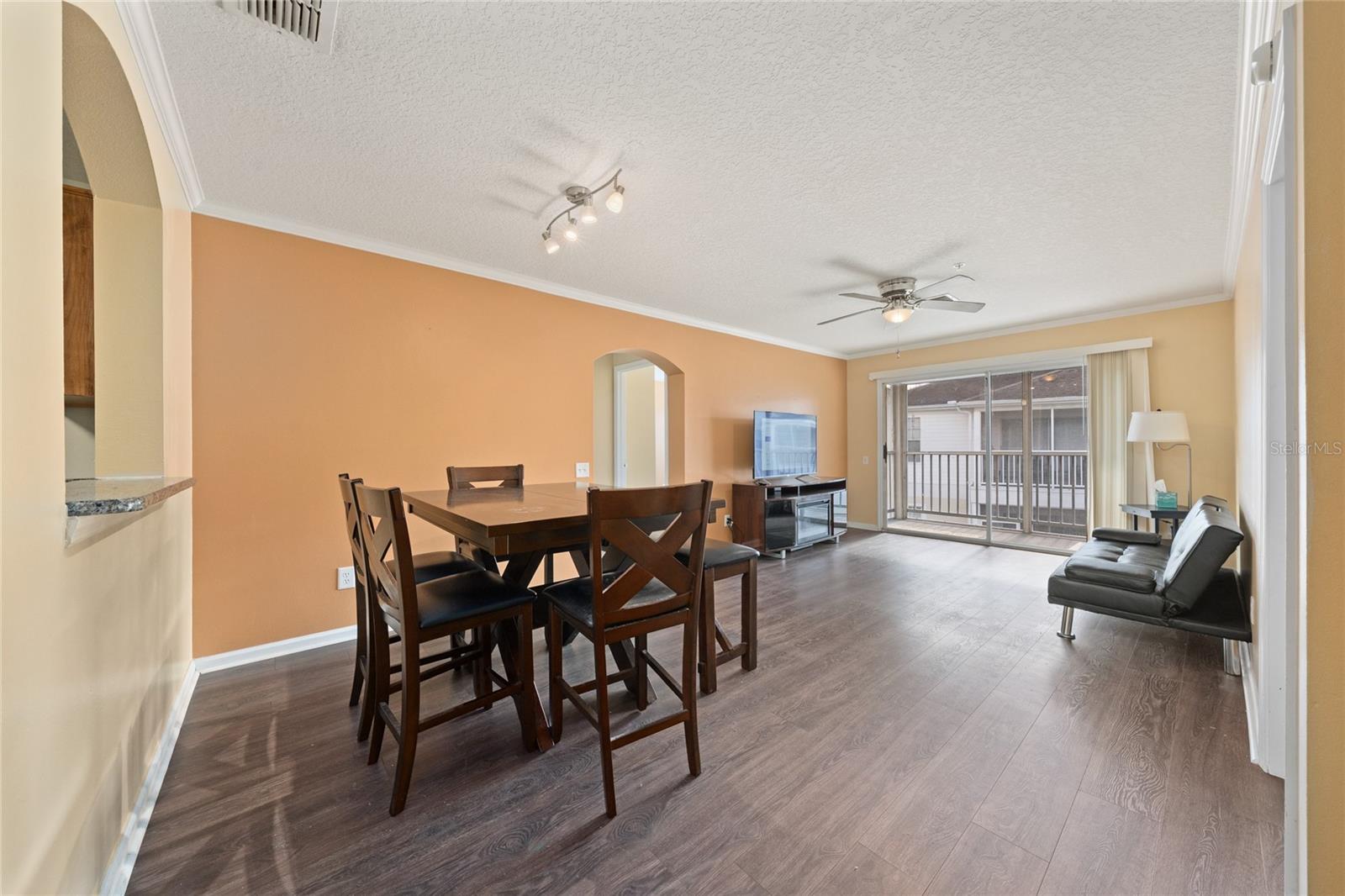 Image 18 of 32 For 3930 Southpointe Drive 213